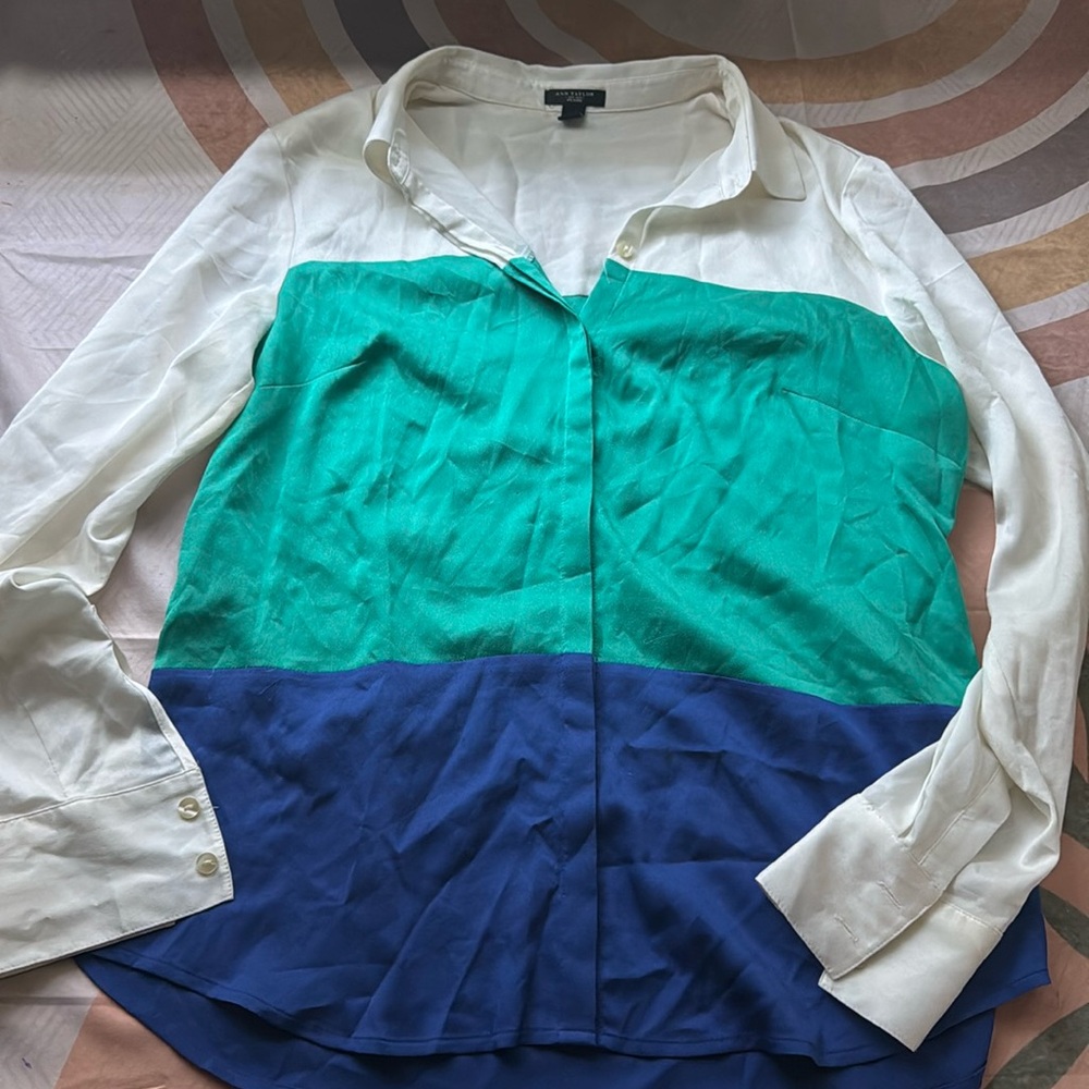 ✨Ann Taylor Color Block Green Blue White Button Down - Picture 2 of 8